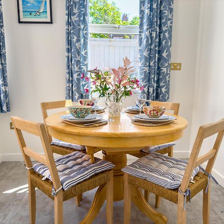 Silks Sails Harbourside Holiday Cottage Уеймут Екстериор снимка